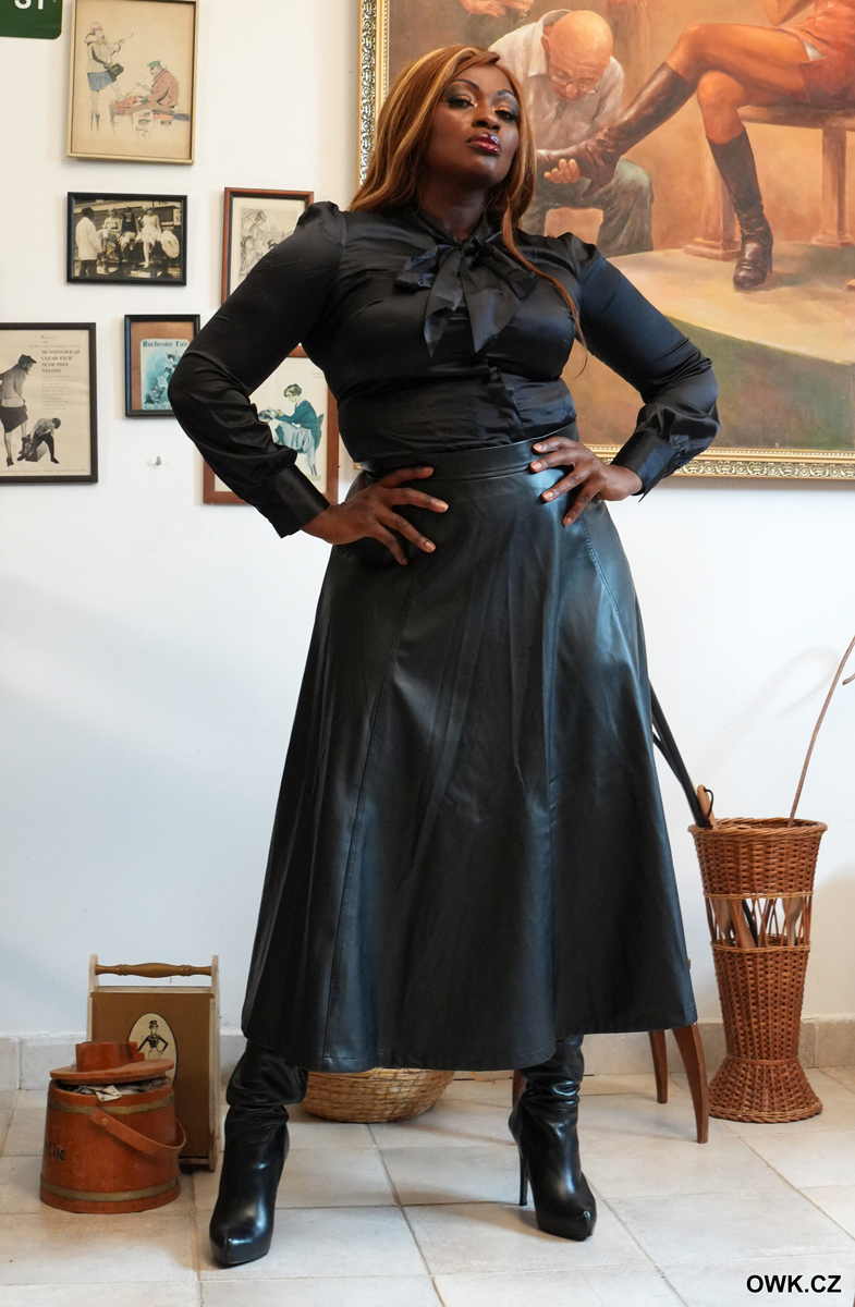 MISTRESS AVA BLACK